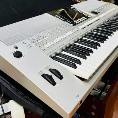 Yamaha PSR-S910 61-Key Arranger Workstation Used beautiful