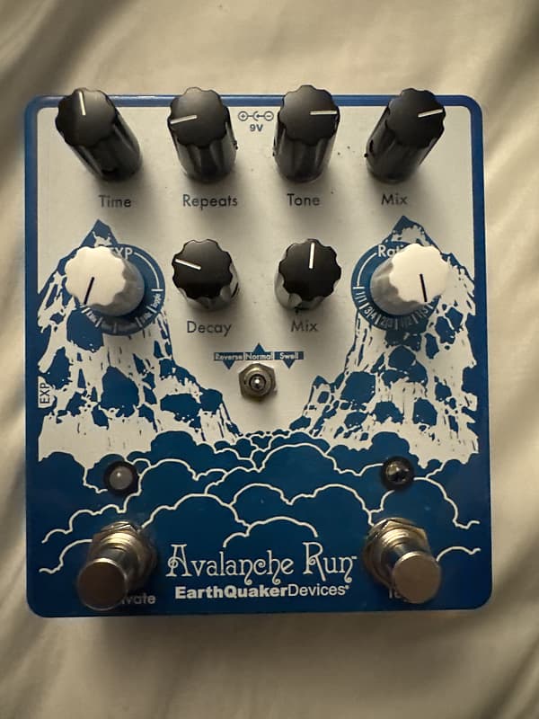 EarthQuaker Devices Avalanche Run Stereo Reverb & Delay with Tap Tempo V2
