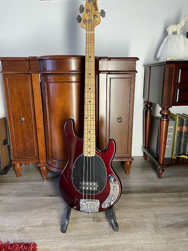 Ernie Ball Music Man StingRay 4 HH Special, Translucent