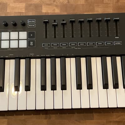 Novation Launchkey 49 MKIII MIDI Keyboard Controller - Black
