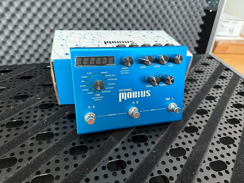 Strymon Mobius