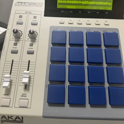 Akai MPC2500 Music Production Center | Reverb