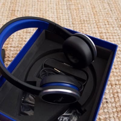 WESC ‘Chambers by RZA’ headphones, mint and free UK shipping image 10