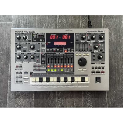 Roland GrooveBox MC-505