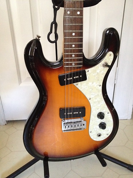 1月3日まで ARIA Diamond モズライトタイプ P90 送料無料！ Aria Diamond Mosrite Guitar Sunburst p90s DM-380 | Reverb