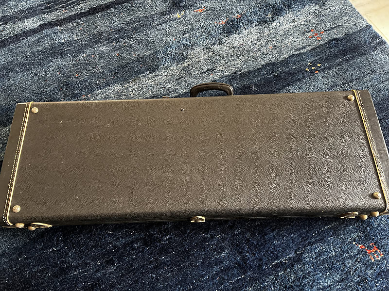vintage guitar case strat/tele image 1