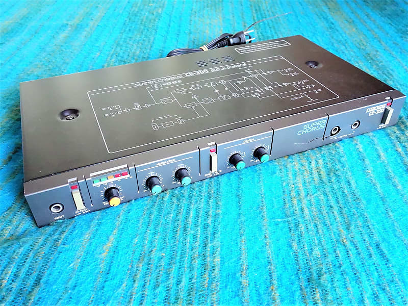 BOSS SUPER CHORUS CE-300(専用の為即決❌) Boss CE-300 Super Chorus - 80's Vintage Boss Rack Analog