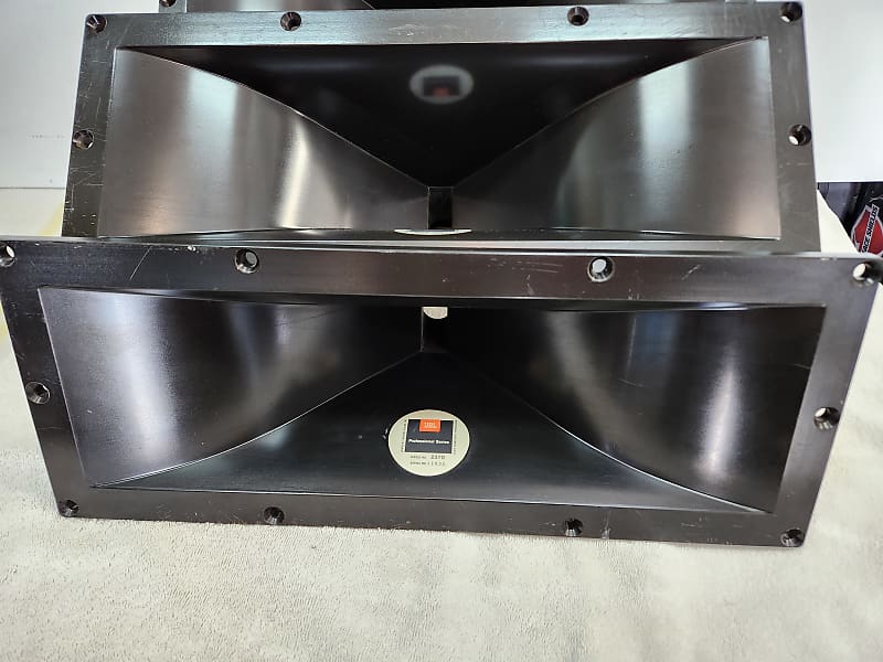 JBL 2370A Flat-Front Bi-Radial® Horn for 1