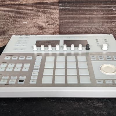 Native Instruments Maschine Studio Drum Machine (Tampa, FL) (NOV23 