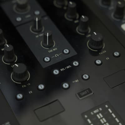 Native Instruments Traktor Kontrol Z2 | Reverb UK