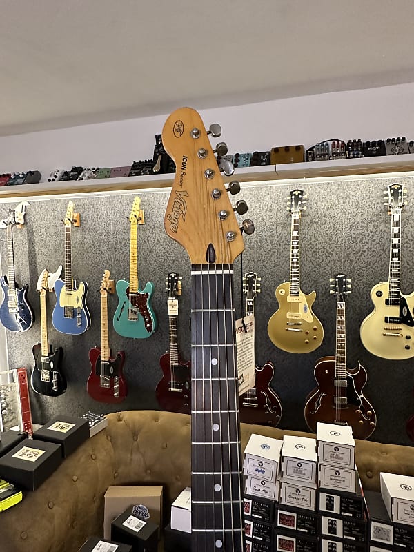 Vintage Guitars V6 HSS ICON - DISTRESSED / Relic LAGUNA