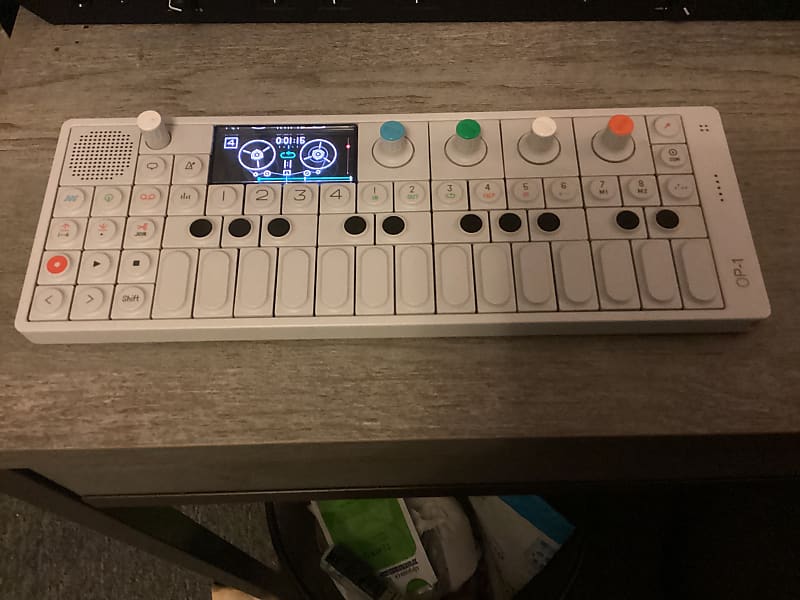 Immagine Teenage Engineering OP-1 Portable Synthesizer & Sampler - 1