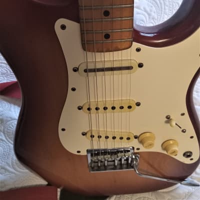 Fender Dan Smith Stratocaster 1983 - Sunburst w maple neck image 3