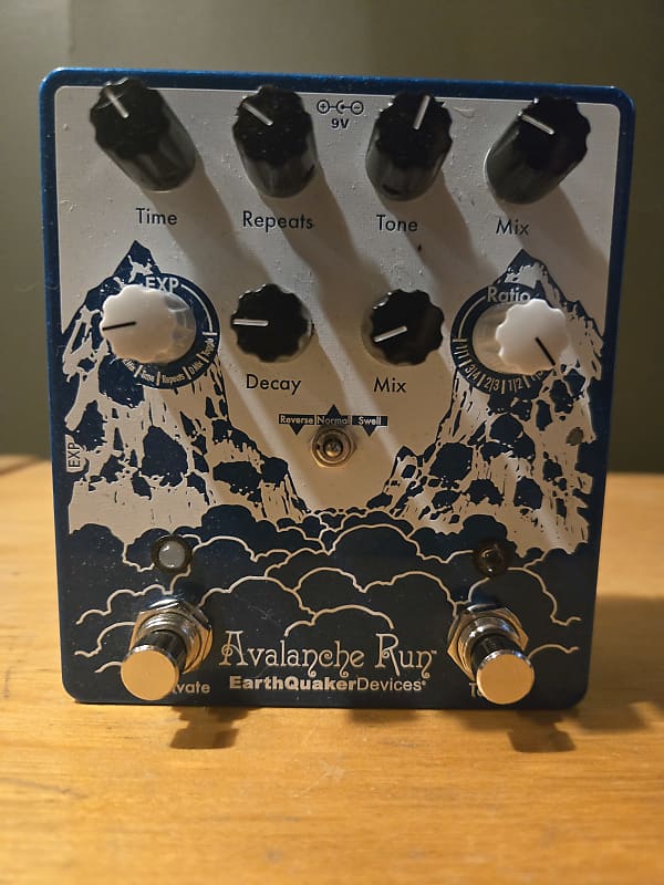 EarthQuaker Devices Avalanche Run Stereo Reverb & Delay with Tap Tempo