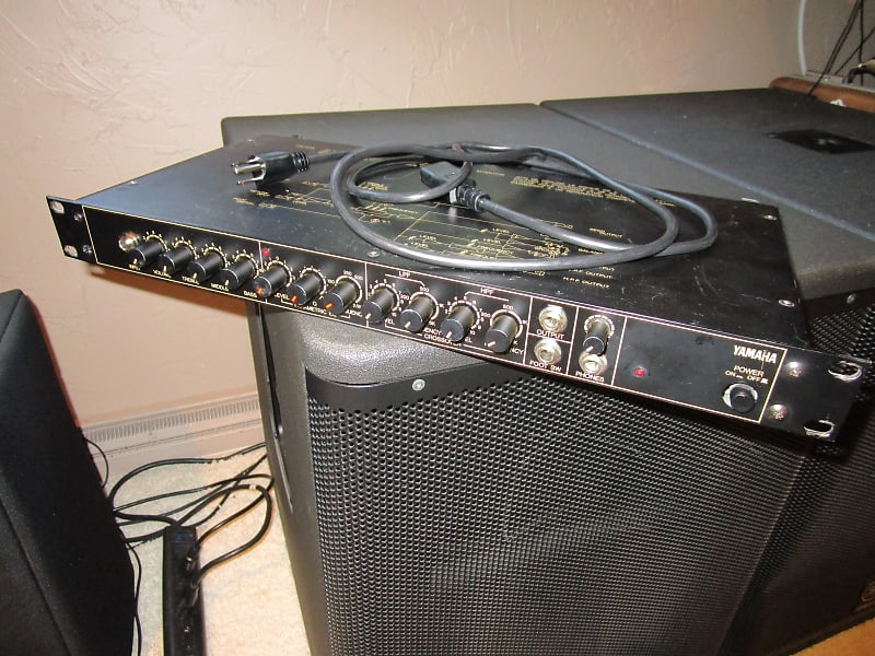 Yamaha PB1, Bass Guitar Preamp, parametric EQ, Bass tone Reverb