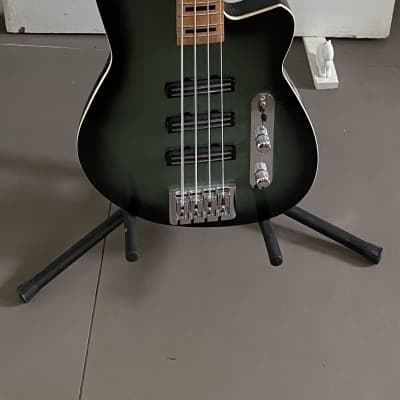 Reverend Triad 2021 Green image 2