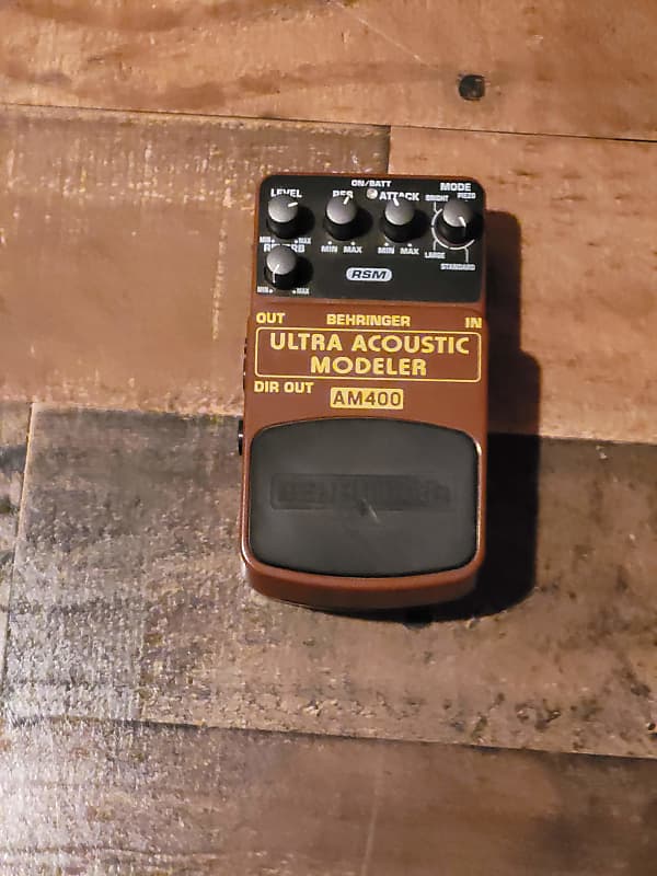 Discontinued and rare : Behringer AM400 Ultra Acoustic Modeler