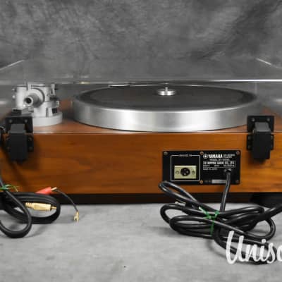 Yamaha GT-2000L Turntable [Woodgrain Plinth Version] In Very Good Condition image 17