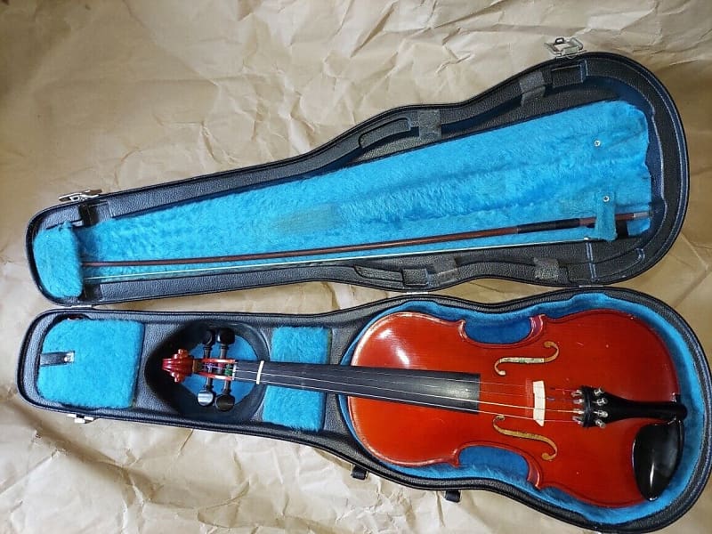Cremona 4/4 Violin. W. Germany. Very Good Condition. With case and bow. image 1