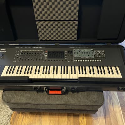 Roland Fantom 7 76-Key Workstation Keyboard 2019 - Present - Black