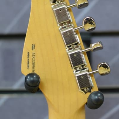 Fender Vintera '50s Stratocaster Modified 2-Colour Sunburst Electric Guitar &Deluxe Gig Bag B Stock image 5