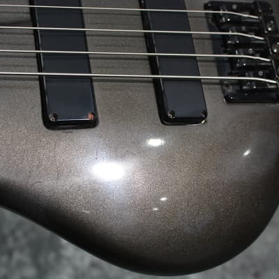 近未来デザイン！ibanez EDB600 アクティブベース エルゴダイン
