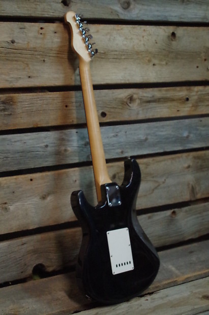 Yamaha EG112 Electric Guitar