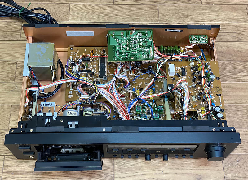 Nakamichi CR-40 Discrete Head Cassette Deck in Excellent Nakamichi CR-40 Discrete Head Cassette Deck in Excellent