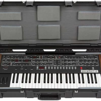 SKB iSeries Molded Waterproof 49-Note Keyboard Case w/ Think Tank Interior image 6