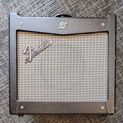 Fender Mustang I V.2 20-Watt 1x8