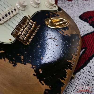Fender Custom Shop Wild West Guitars 25th Anniversary 1960 Stratocaster Hardtail Madagascar Rosewood Fretboard Heavy Relic Black 7.20 LBS image 9