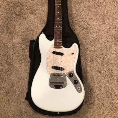 Fender American Performer Mustang with Rosewood Fretboard with Gig Bag 2018 - Present Satin Sonic Bl image 2