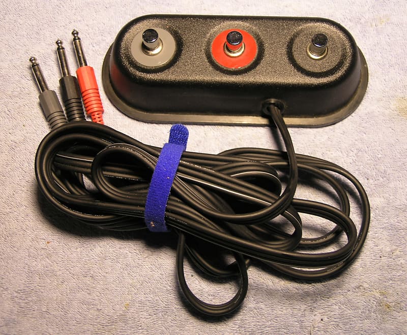 Roland FS-3 3-Button Footswitch for Jazz Chorus Amps JC-120