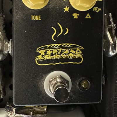 JHS Muffuletta Fuzz | Reverb Canada