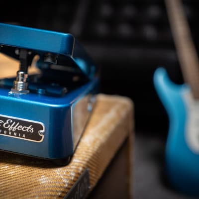 Xotic Wah XW-1 Lake Placid Blue Xotic Wah Lake Placid Blue – Xotic California
