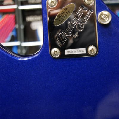 Cruiser (by Crafter) RG600 electric guitar in metallic blue image 3