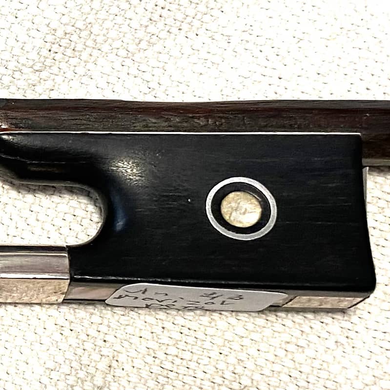 半価特売L.Morizot stamped violin bow 4/4　　弓先から弓元まで反応にムラがなくボウイングが安定性しやすい バイオリン