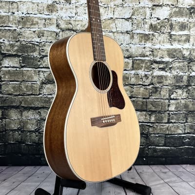 Art & Lutherie Legacy Natural EQ Concert Hall Acoustic-Electric Guitar image 3