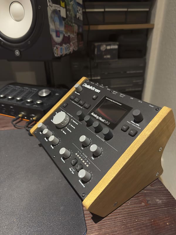 Elektron Analog Heat MKII incl. wood side panel image 1