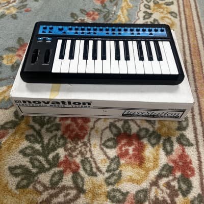Novation Bass Station 25-Key Monophonic Synthesizer 1993 - Black