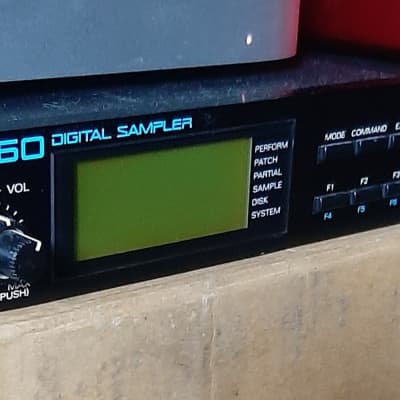 Roland S-760 Digital Sampler 1994 - 1998 - Black