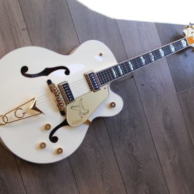 GRETSCH G6136-55 Vintage Select '55 Falcon Vintage White, HARDCASE, PAPERS