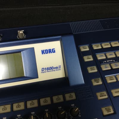 Korg D1600 mkII Digital Multi-Track Recording Studio w/ Case