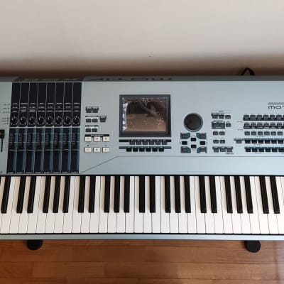 Yamaha MOTIF XS8 Music Production Synthesizer