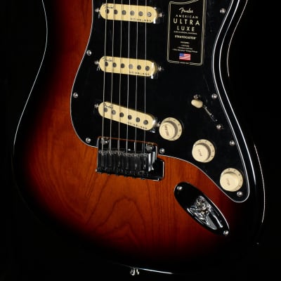 Fender American Ultra Luxe Stratocaster Rosewood Fingerboard 2-Color Sunburst (484) for sale