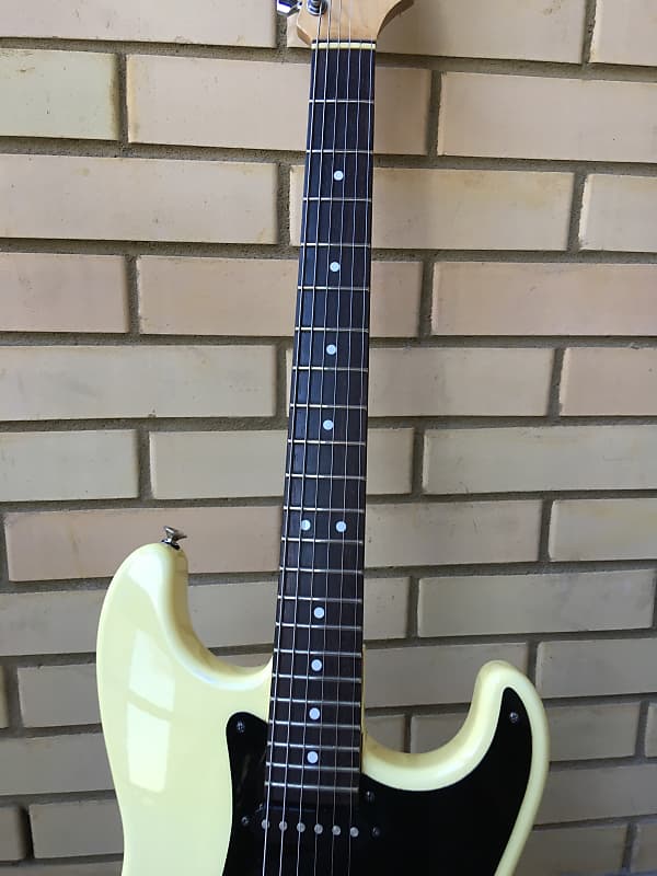 Charvel/Jackson CST-050 SSS 1993 Pearl White (Aged)