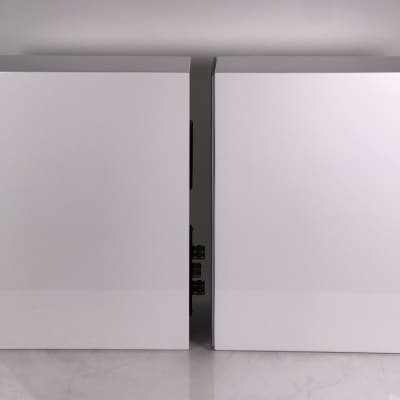 KEF - R3 Series Passive 3-Way Bookshelf Speakers (Pair) - White Gloss image 10