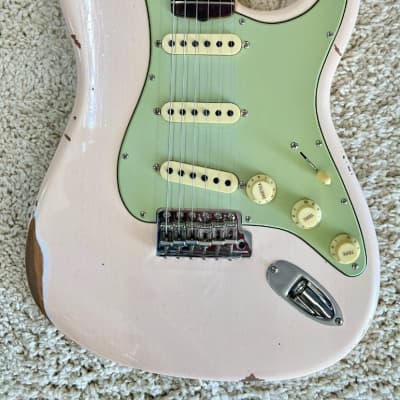 Fender Custom Shop Late 1962 Stratocaster Relic Closet Classic Faded Shell Pink image 4