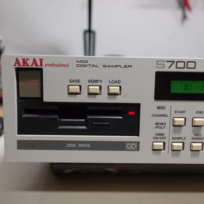 Akai S700 MIDI Digital 12 BIT Sampler 1987