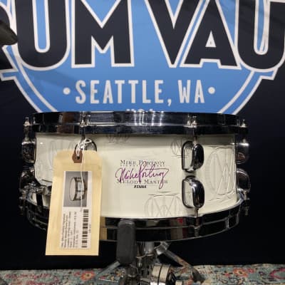 Tama - 14x5.5" Mike Portnoy Signature, Melody Master, Limited Edition Snare Drum 2006 - White image 1